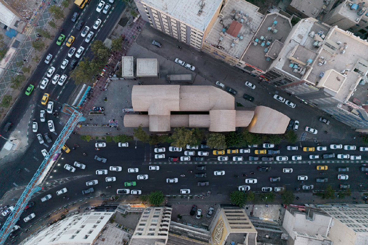 رتبه سوم: میدانگاه متروی جهاد، تهران